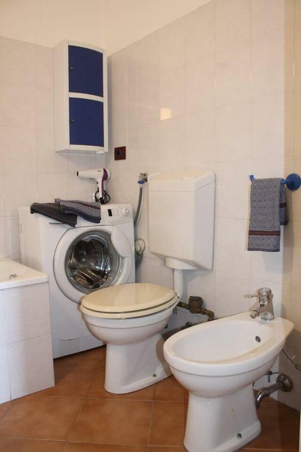 La Casetta Di Graziella Apartment Vezzi Portio Bagian luar foto