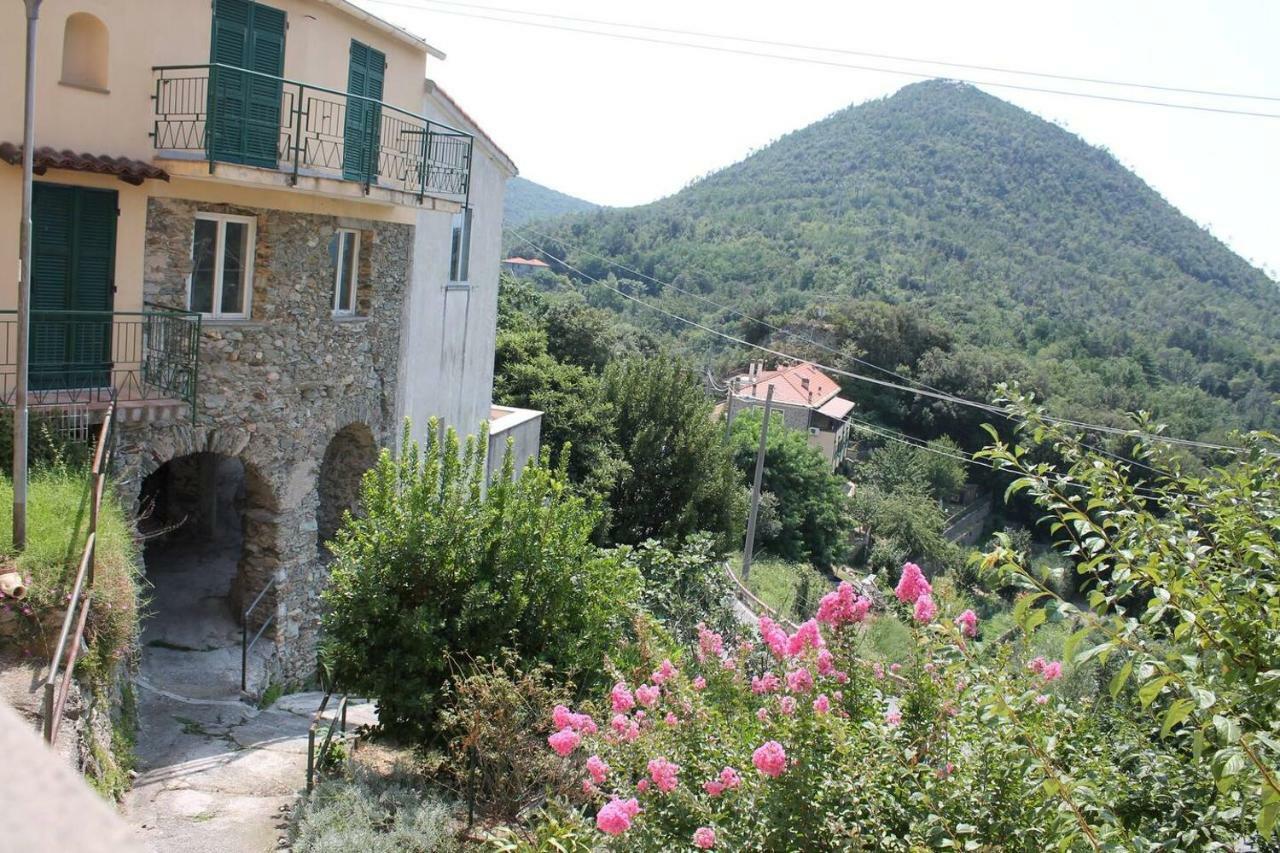 La Casetta Di Graziella Apartment Vezzi Portio Bagian luar foto