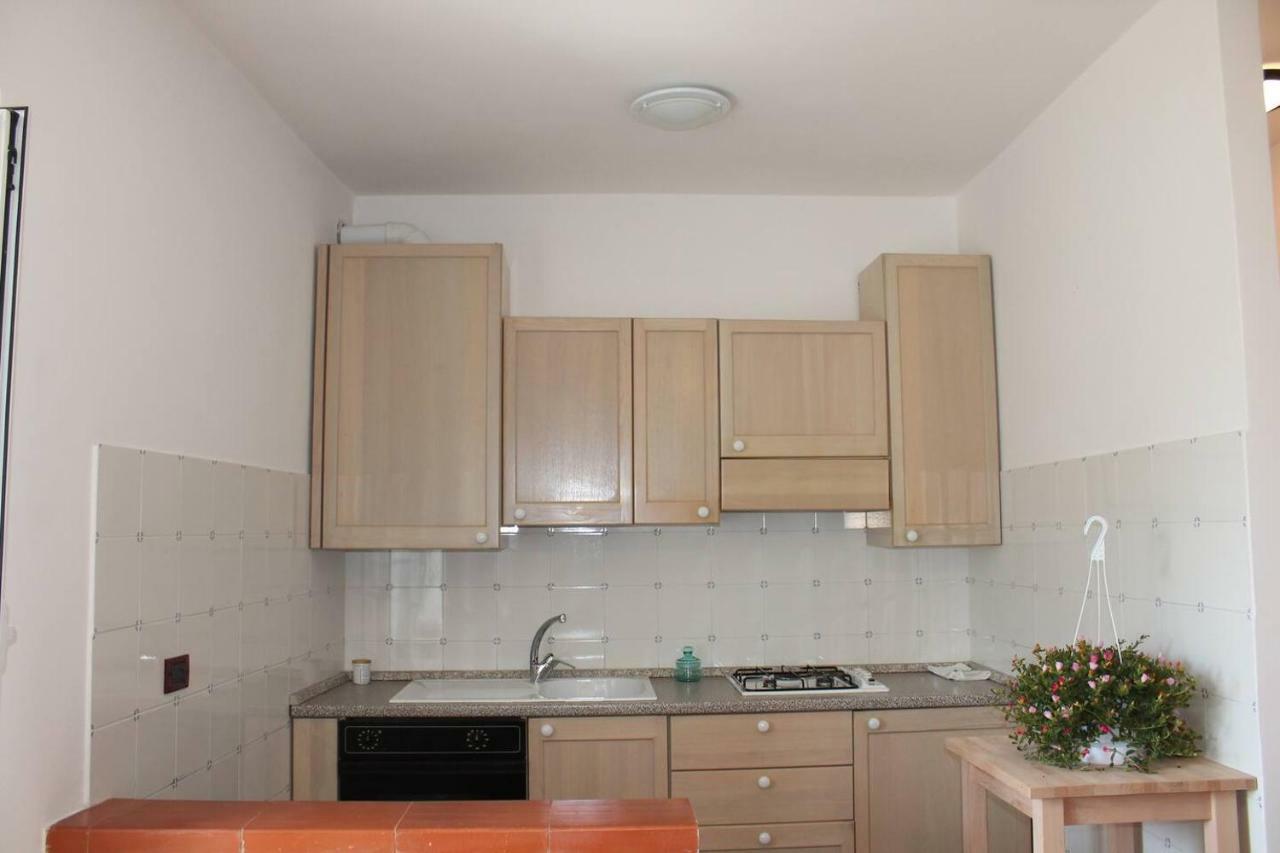 La Casetta Di Graziella Apartment Vezzi Portio Bagian luar foto