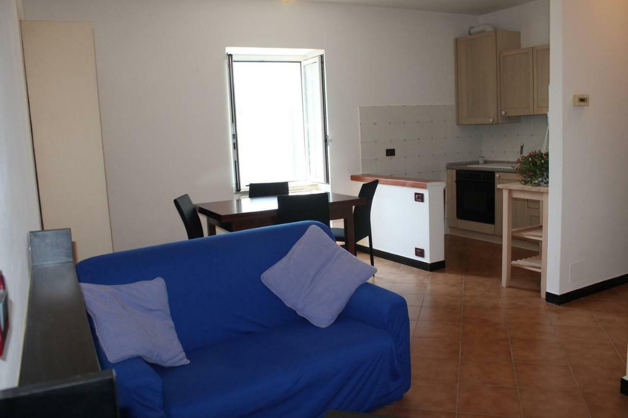 La Casetta Di Graziella Apartment Vezzi Portio Bagian luar foto